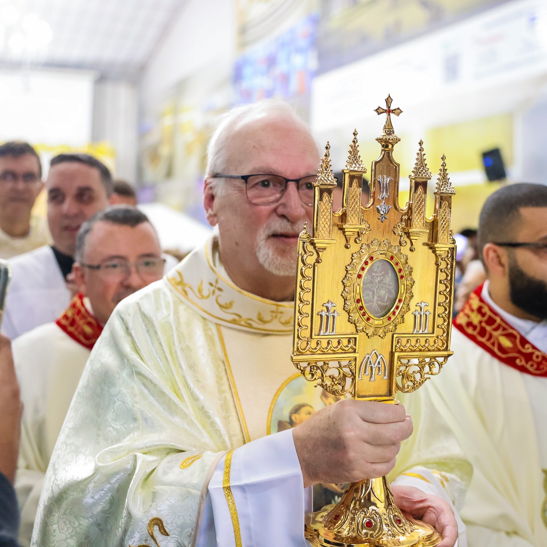 Osasco celebra Santo Antônio missas procissão e show pirotécnico