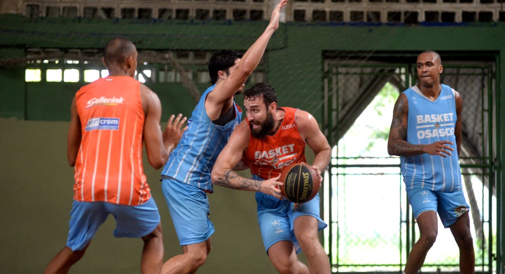 Prefeitura de Osasco - 🏀⛹🏻 QUE TAL ASSISTIR UM JOGO DE BASQUETE HOJE EM  OZ?! Hoje o time de Basquete Masculino de Osasco enfrentará o Mogi das  Cruzes, no Ginásio Geodésico. O