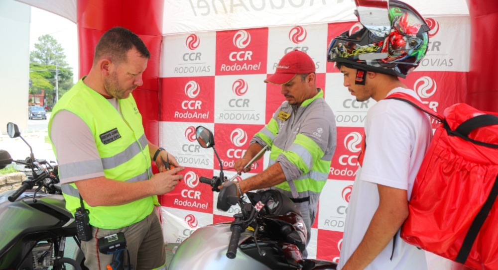 CCR e Prefeitura de Osasco realizam ação educativa com motociclistas   