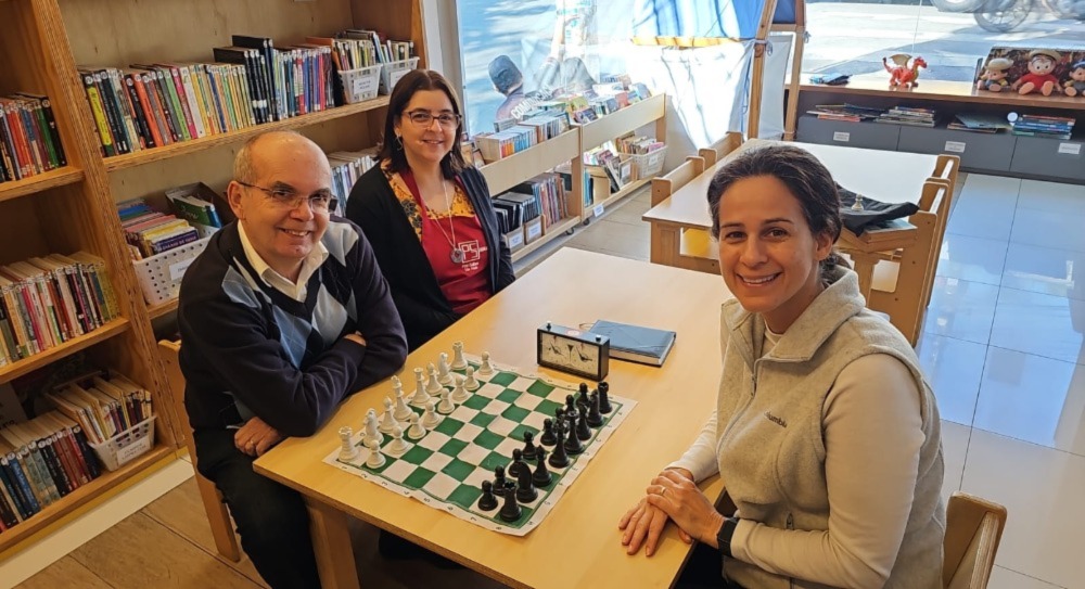 Grande mestre de xadrez participa de torneio aberto em Campo