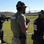 Instrutor da GCM Osasco recebe certificado internacional de treinamento tático