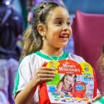 70 mil alunos da rede municipal de ensino de Osasco recebem presentes de Natal