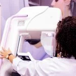 Fundação Laço Rosa traz carreta de Mamografia para Osasco