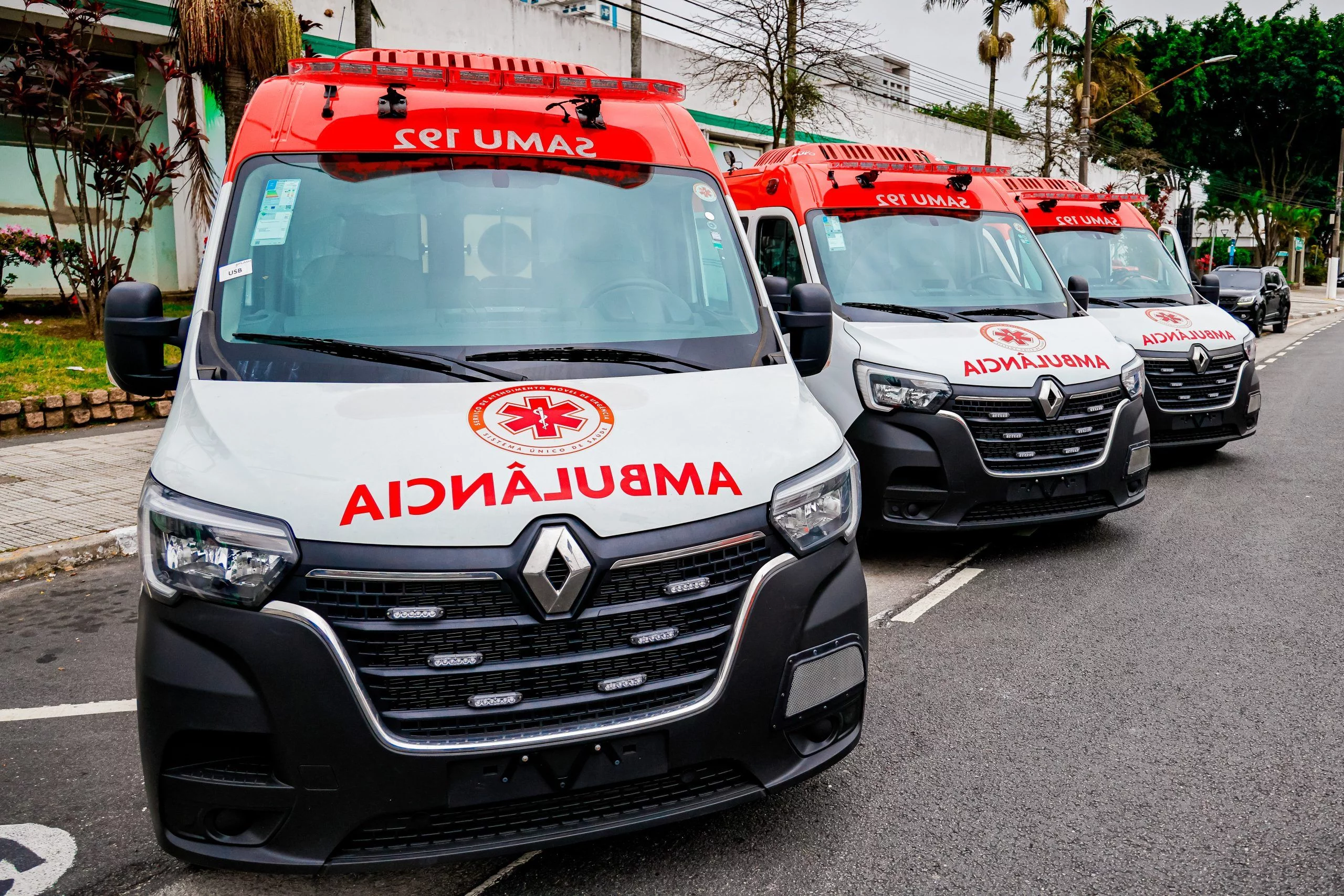 Osasco recebe três novas  ambulâncias para reforçar frota do SAMU