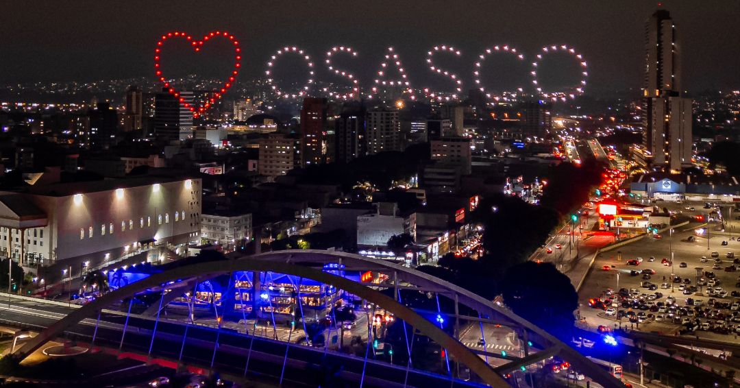 Osasco celebra 62 anos com apresentação de drones no Viaduto Metálico