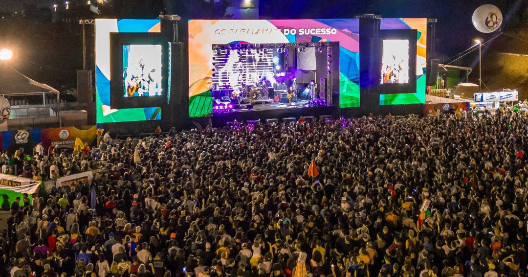 População abraça Os Paralamas do Sucesso em show nostálgico na Arena VIP