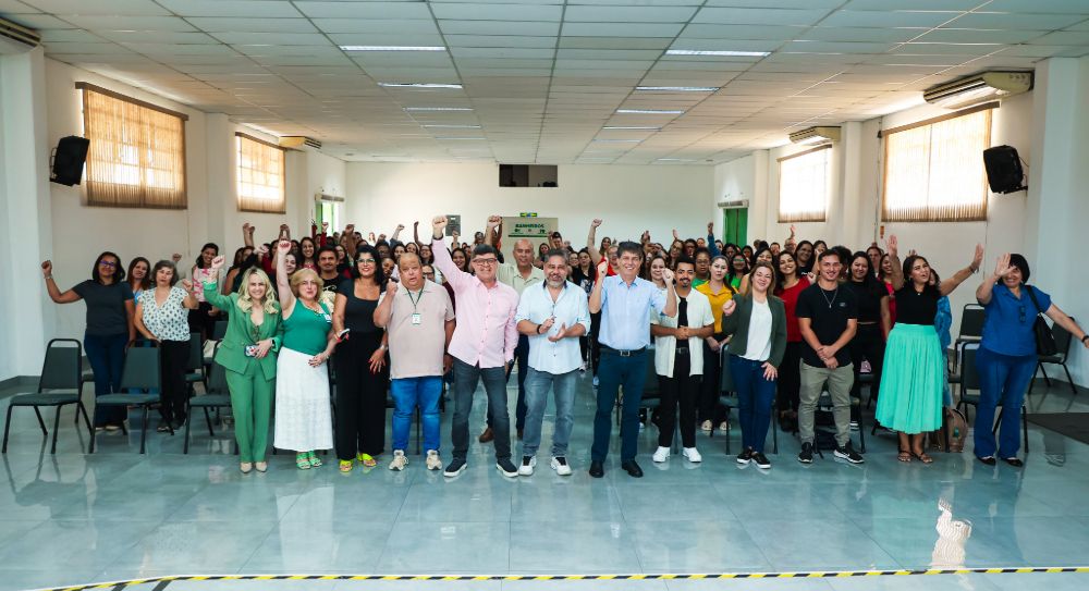 Osasco dá posse a 94 novos servidores públicos da Educação