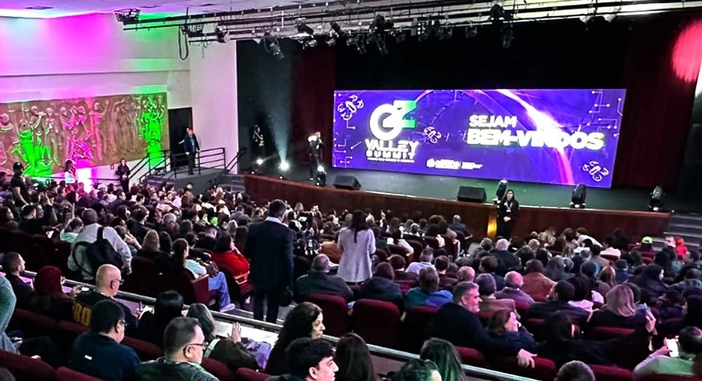 Uso de IA e demais tecnologias dominam  painés de reflexões do OZ Valley Summit