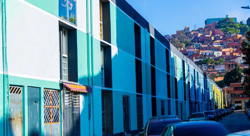 Moradores celebram revitalização de conjunto habitacional no Portal D’Oeste
