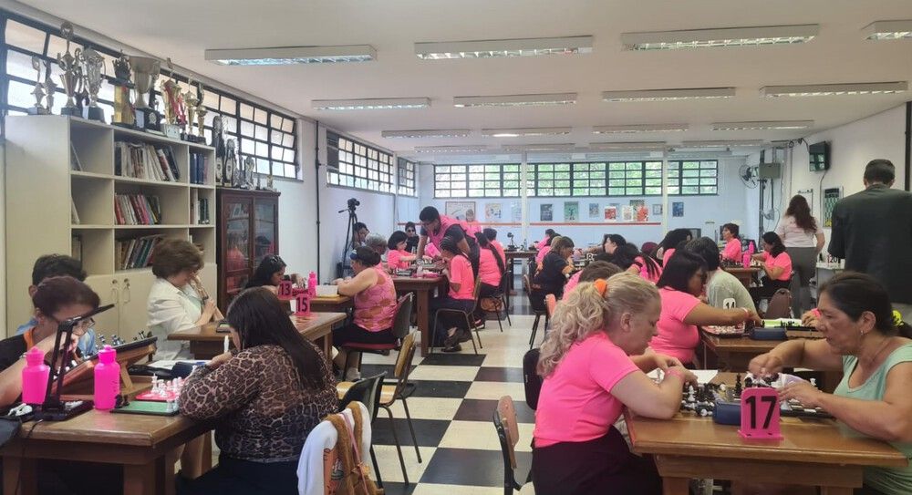 Osasco recebe 3º torneio feminino de enxadristas com deficiência visual