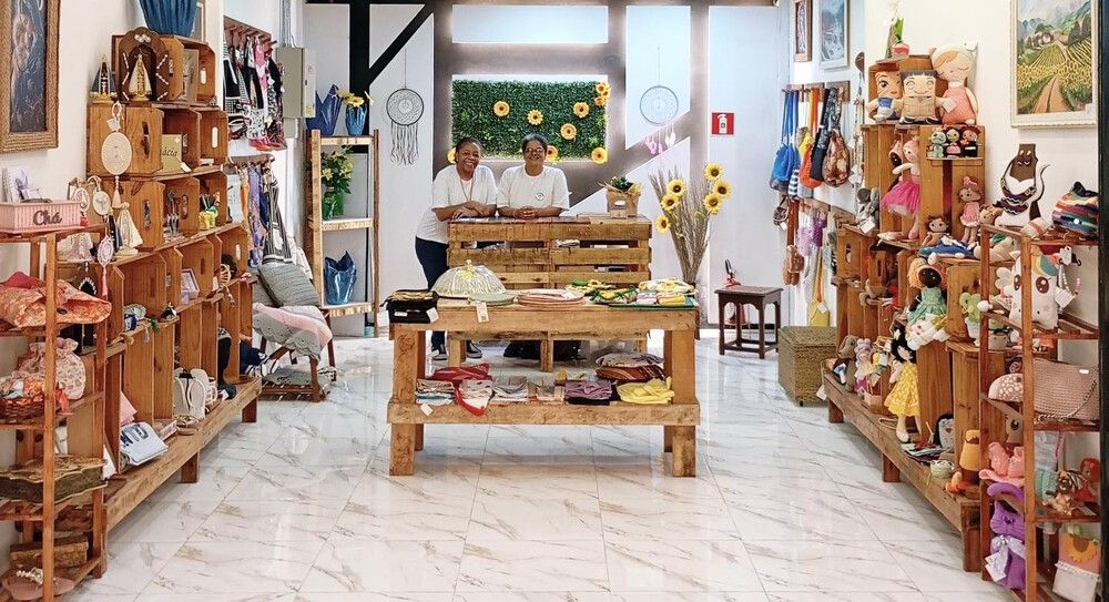 Loja da Economia Solidária impulsiona renda de artesãos em Osasco