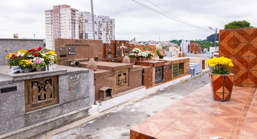 Cemitérios de Osasco se preparam para receber visitantes no Dia de Finados
