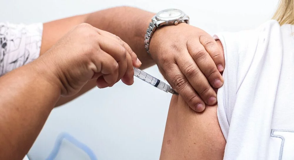 Osasco inicia vacinação contra a Dengue para profissionais da saúde