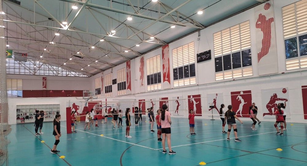 Osasco abre inscrições para núcleos femininos de vôlei e basquete