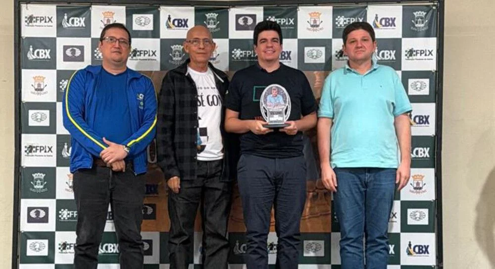 Osasquense é vice-campeão invicto em torneio internacional de xadrez