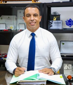 Prefeito participa de solenidade da passagem de comando do 4º BIM -  Prefeitura de Osasco